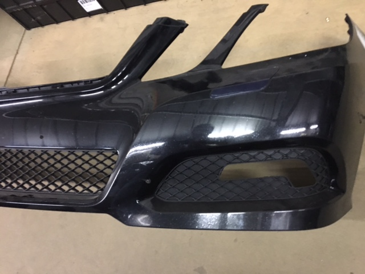 Stoßfänger vorne  + S   für Mercedes-Benz  Stoßfänger vorne  + S   für Mercedes-Benz