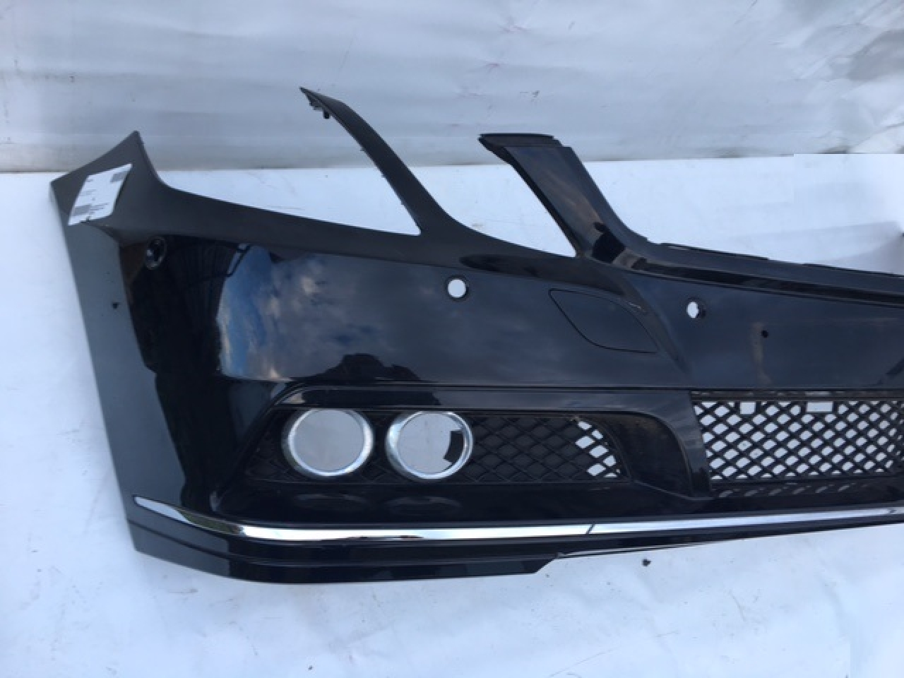 Stoßfänger vorne +P  für Mercedes-Benz  Stoßfänger vorne +P  für Mercedes-Benz