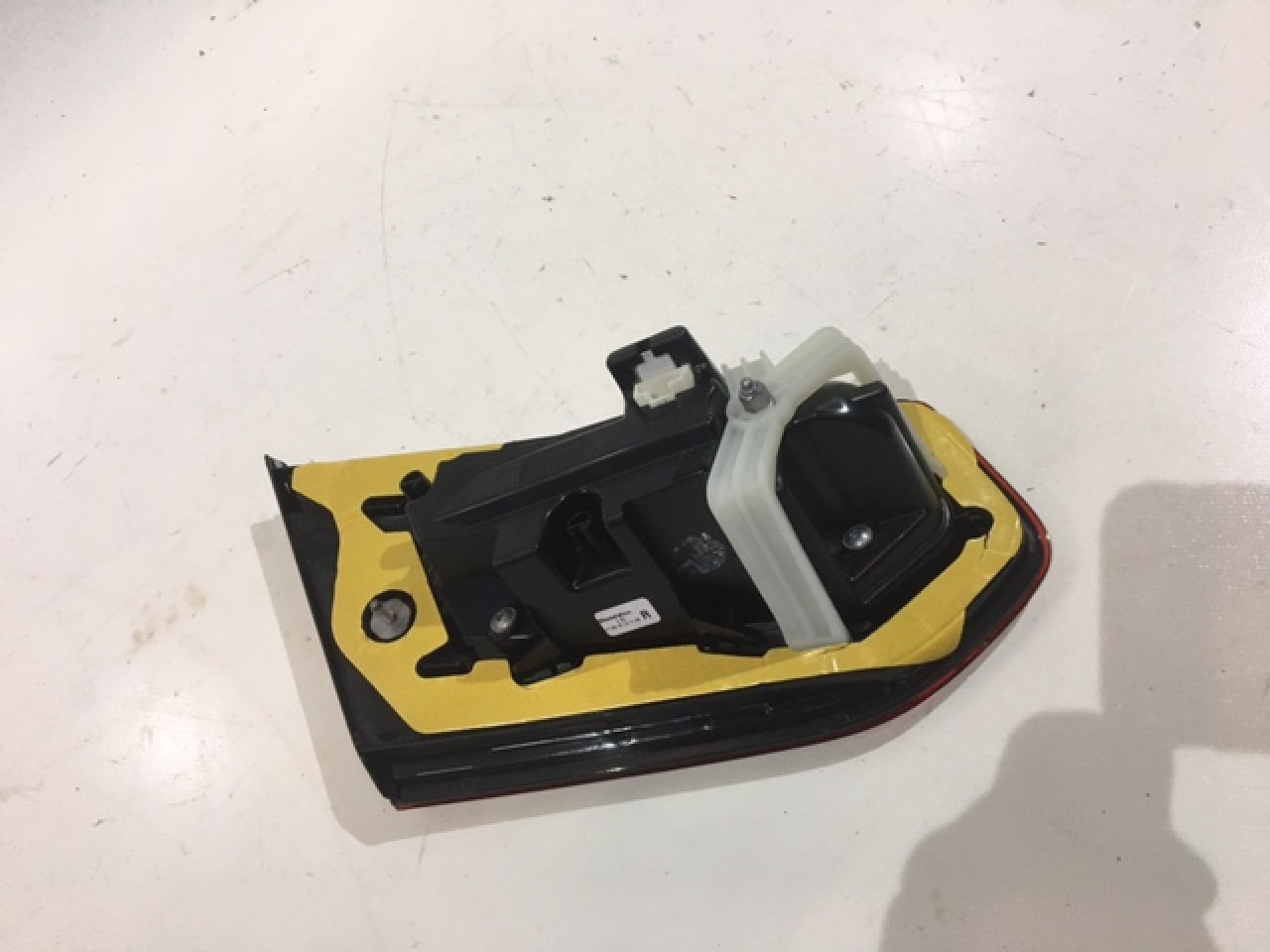 Heckleuchte Heckdeckel rechts    für Mercedes-Benz  Heckleuchte Heckdeckel rechts    für Mercedes-Benz