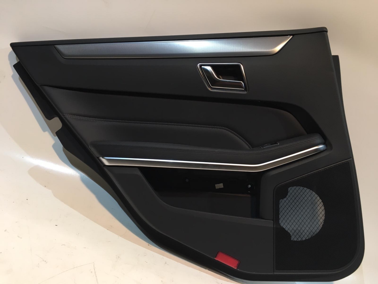 Türverkleidung hinten links für Mercedes-Benz Türverkleidung hinten links für Mercedes-Benz