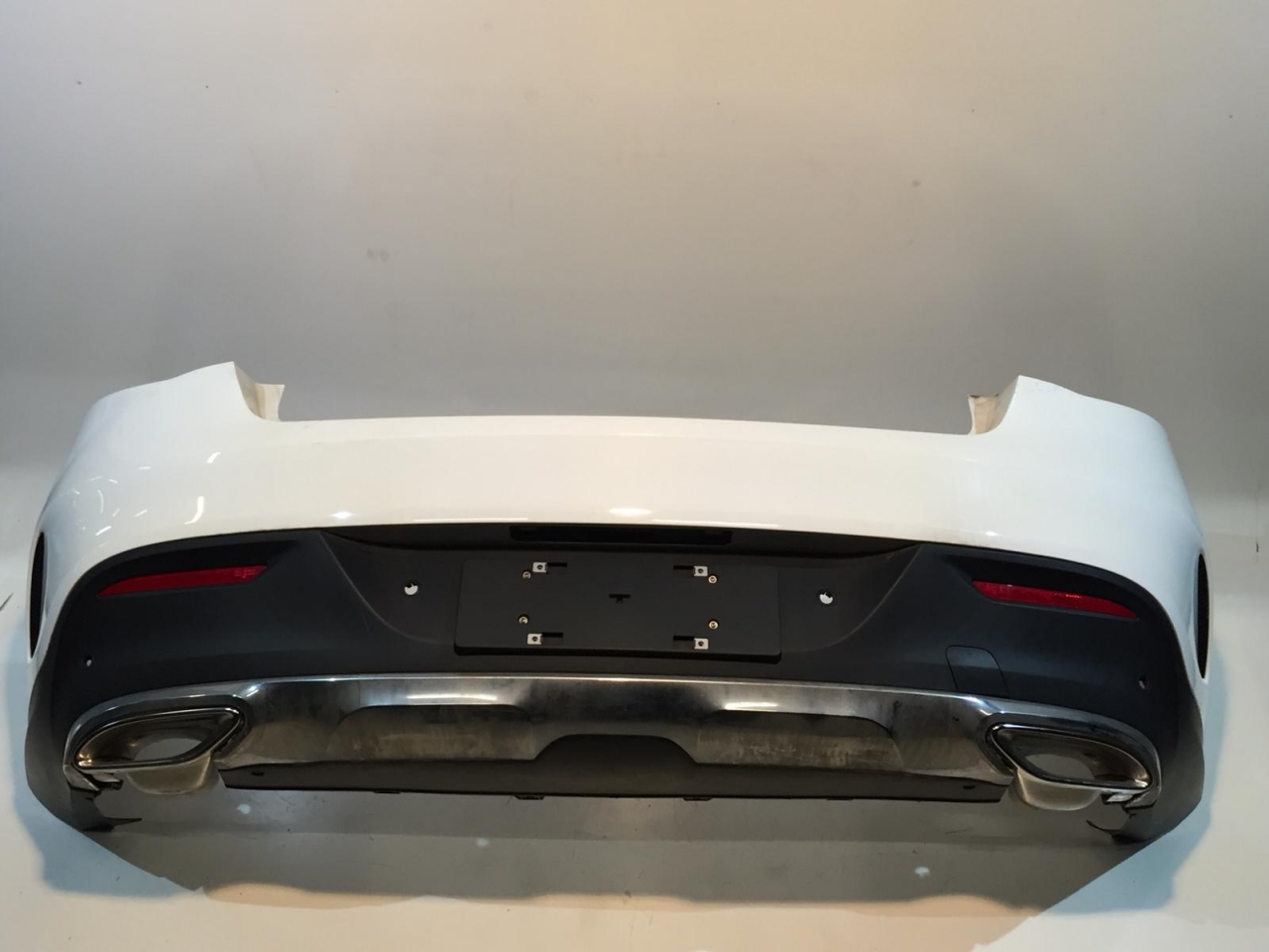 Stoßfänger hinten +P  komplett   für Mercedes-Benz  Stoßfänger hinten +P  komplett   für Mercedes-Benz