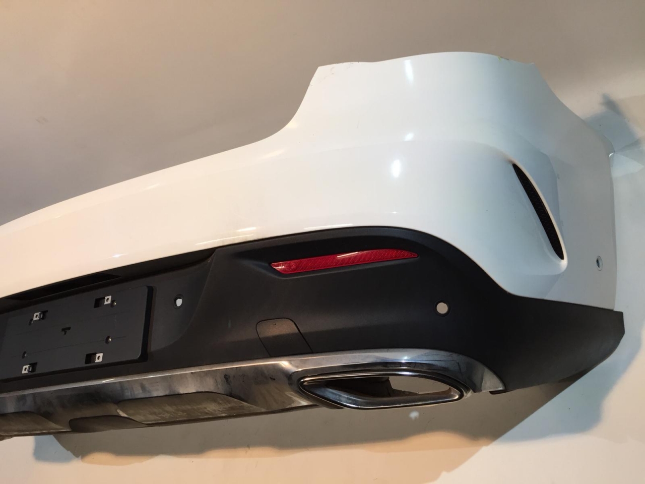 Stoßfänger hinten +P  komplett   für Mercedes-Benz  Stoßfänger hinten +P  komplett   für Mercedes-Benz